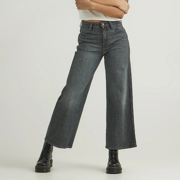 Wrangler Women's Black Flare Jeans - Picture 1 of 9
